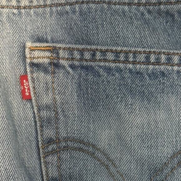Levi’s 550 Relaxed Fit Jeans 34x36 Light Stonewash Straight Leg Non Stretch - Picture 6 of 9